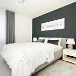 Apartamento M-style 01 Mit Terrasse Und Gasgrill, 24h Self-check-in, Free Parking, Netflix Nuremberga